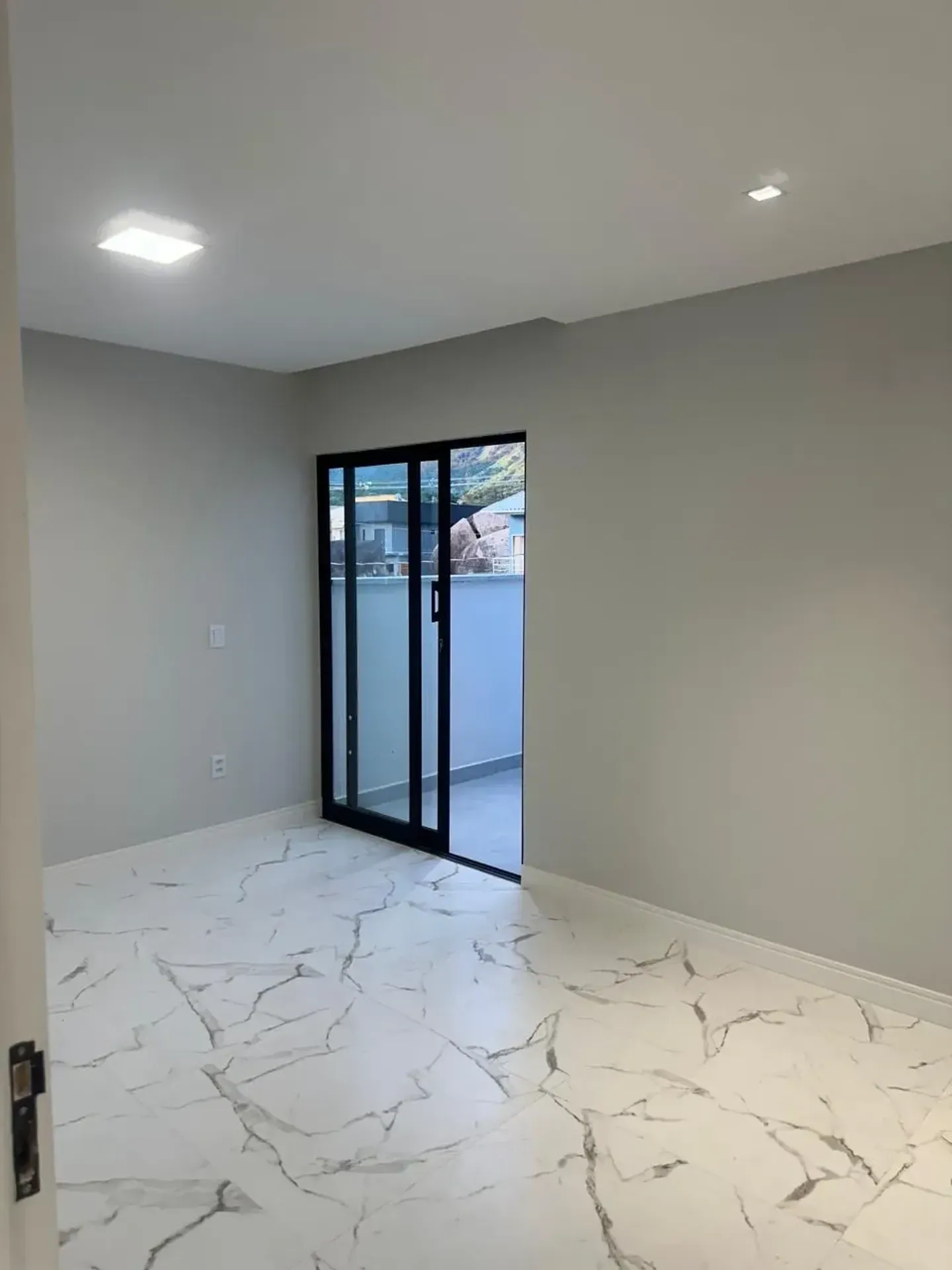 Casa sem mobília com 5 quartos e 5 banheiros — photo 39