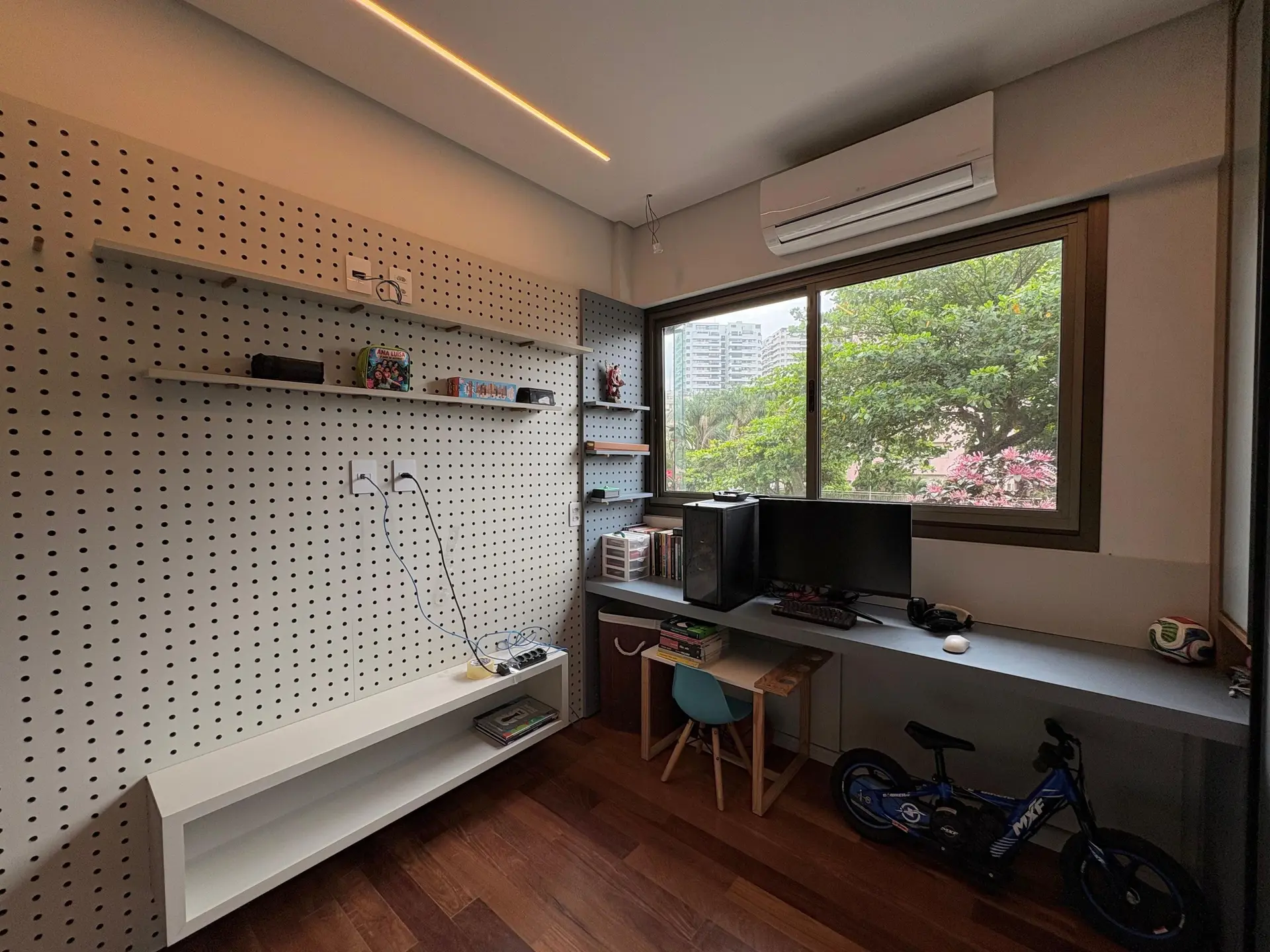 Furnished apartment, 100 m², with a grill on the balcony — photo 4