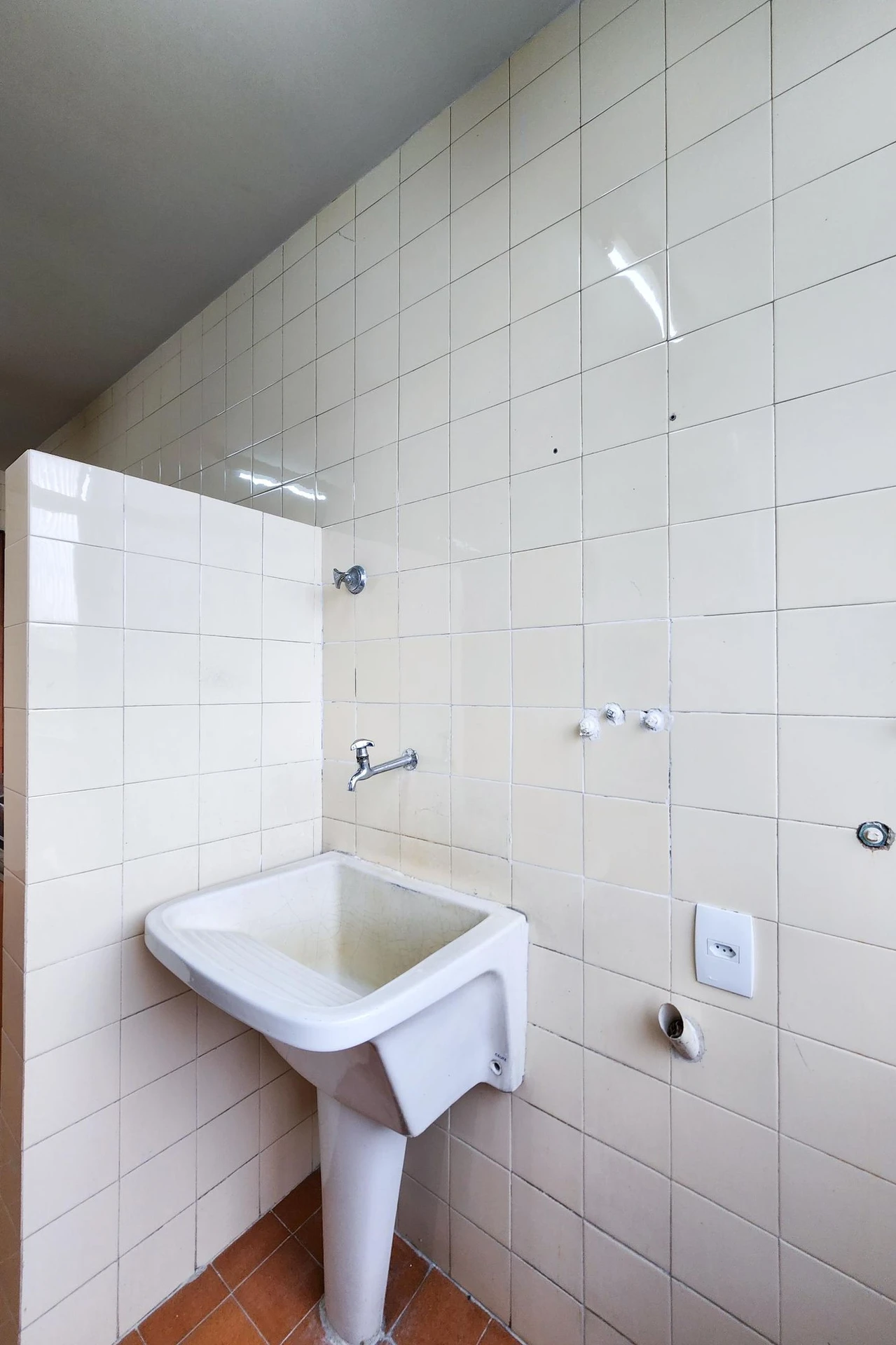 2-bedroom apartment in a building with a pool — photo 46