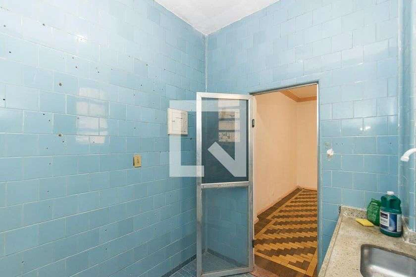 Apartamento de 1 quarto com 39 m² e piso de madeira — photo 13