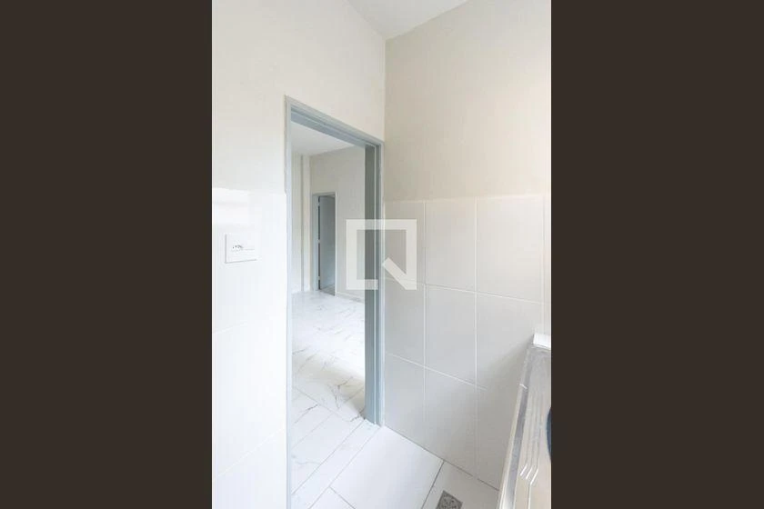 Apartamento de 1 dormitorio con suelos de azulejo — photo 25