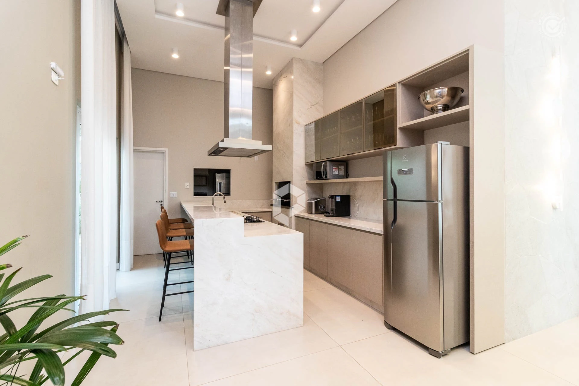 Apartment with 3 en-suite bedrooms, 230 m² and parking — photo 20