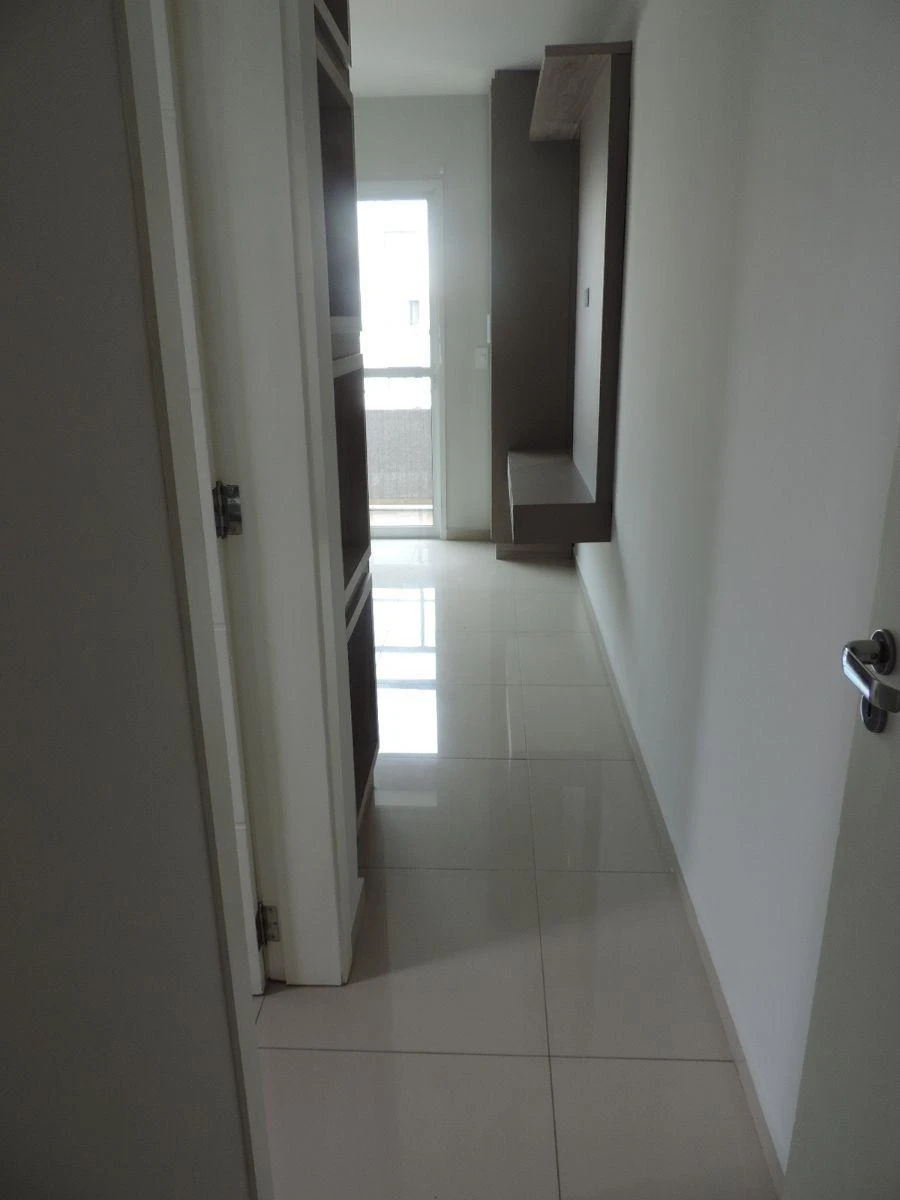 Glass-enclosed balcony in a 2-bedroom apartment, 70 m² — photo 31