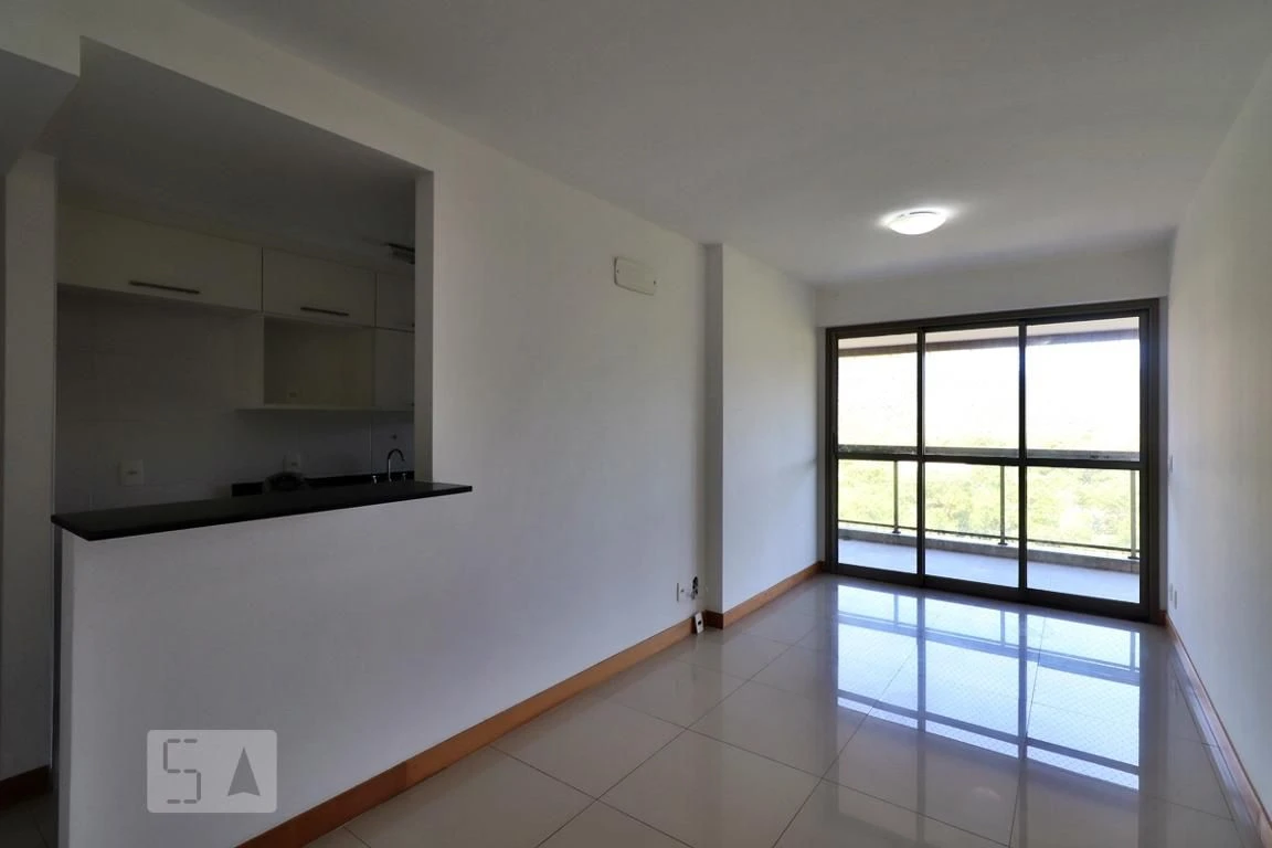Balcony with a grill in a 3-bedroom apartment, 80 m² — photo 5