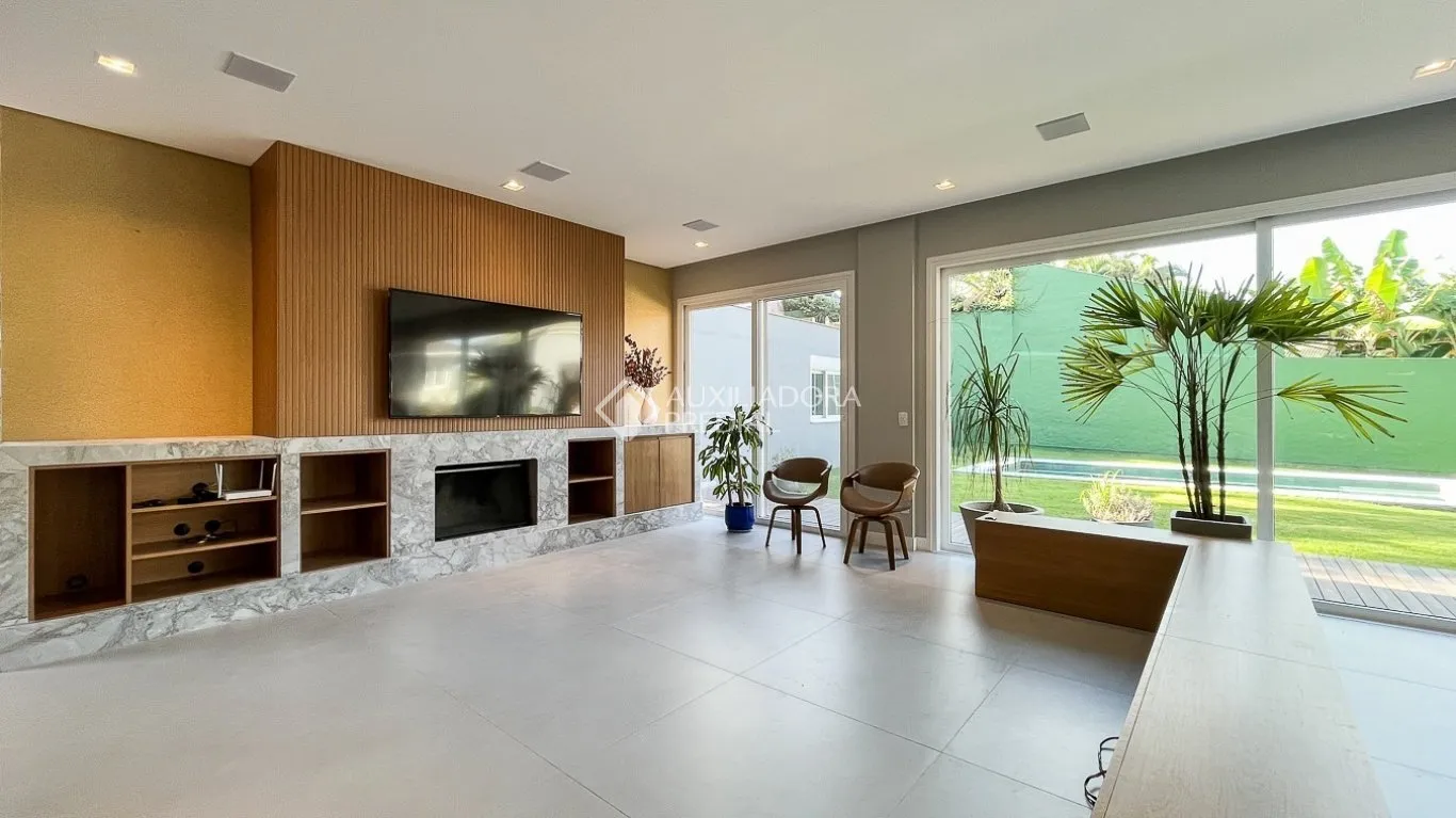 Furnished 431 m² house with 4 bedrooms and 6 bathrooms — photo 3