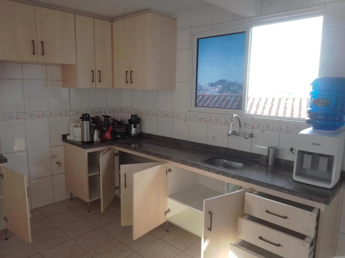 Casa con 5 dormitorios, 5 baños y cocina cerrada — photo 4