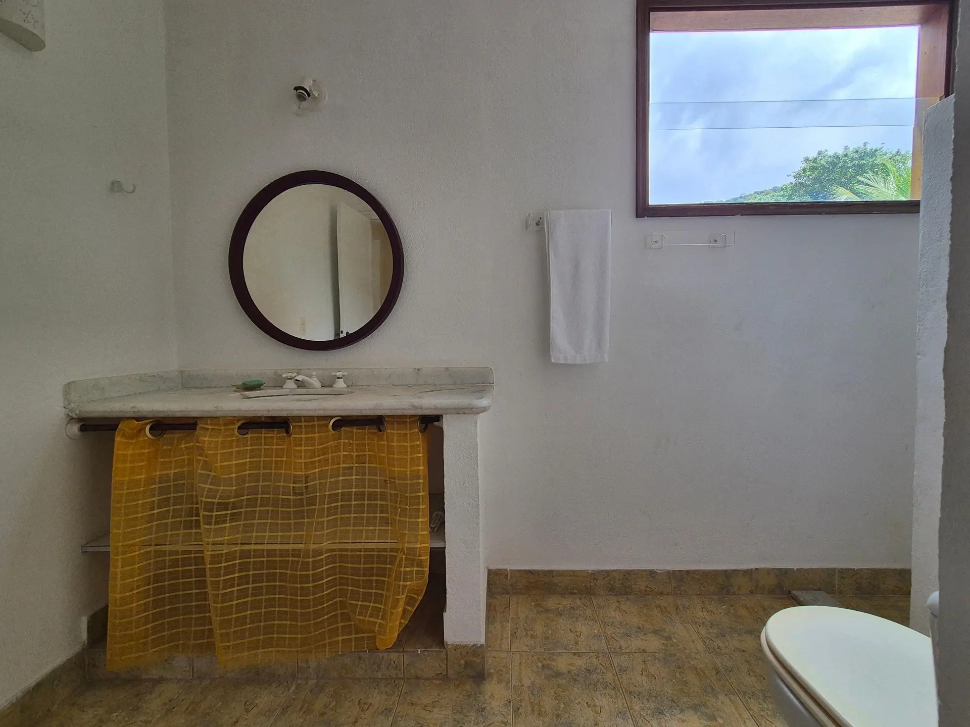 Condominium house to rent with 3 bedrooms and a suite — photo 45