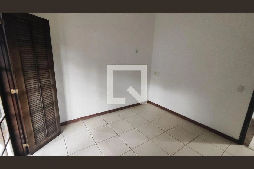 House with 3 bedrooms, 4 bathrooms and 360 m² — photo 26