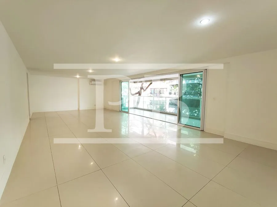 4-bedroom apartment with balcony, 300 m² — photo 5