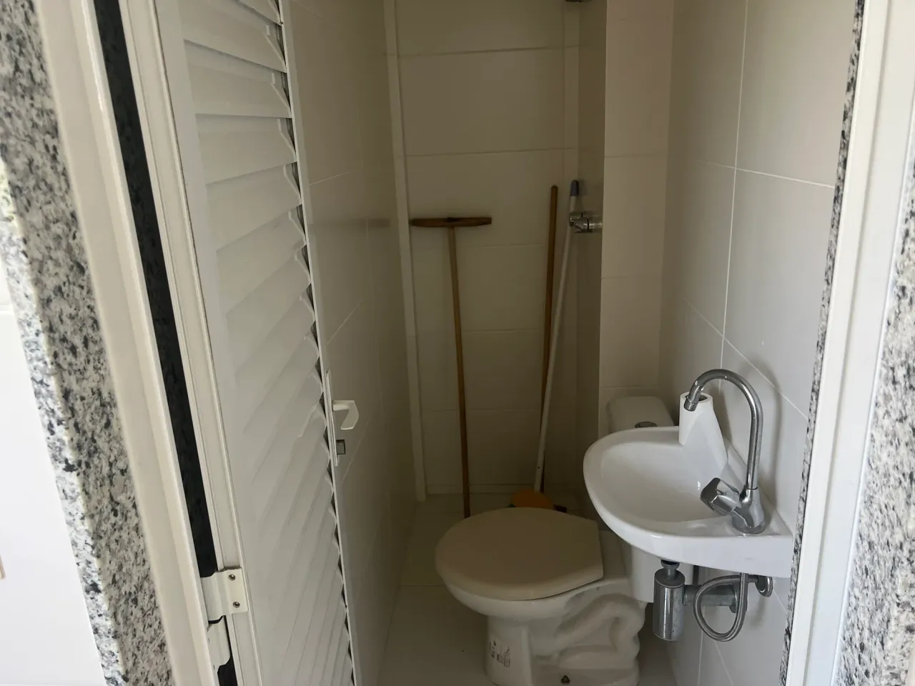 Unfurnished apartment with 3 bedrooms and 3 bathrooms — photo 4