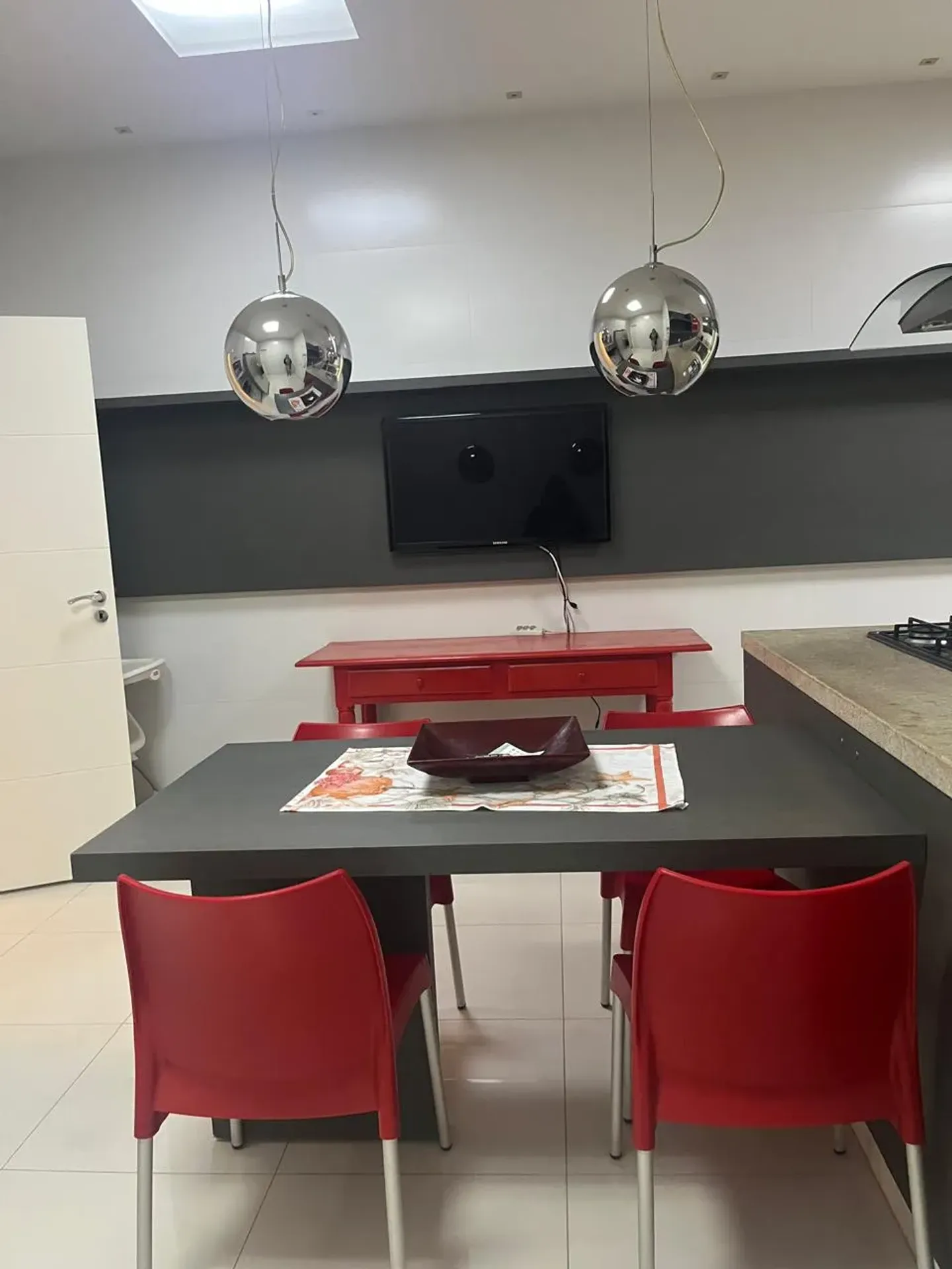 Furnished house with 5 en-suite bedrooms and 630 m² — photo 9