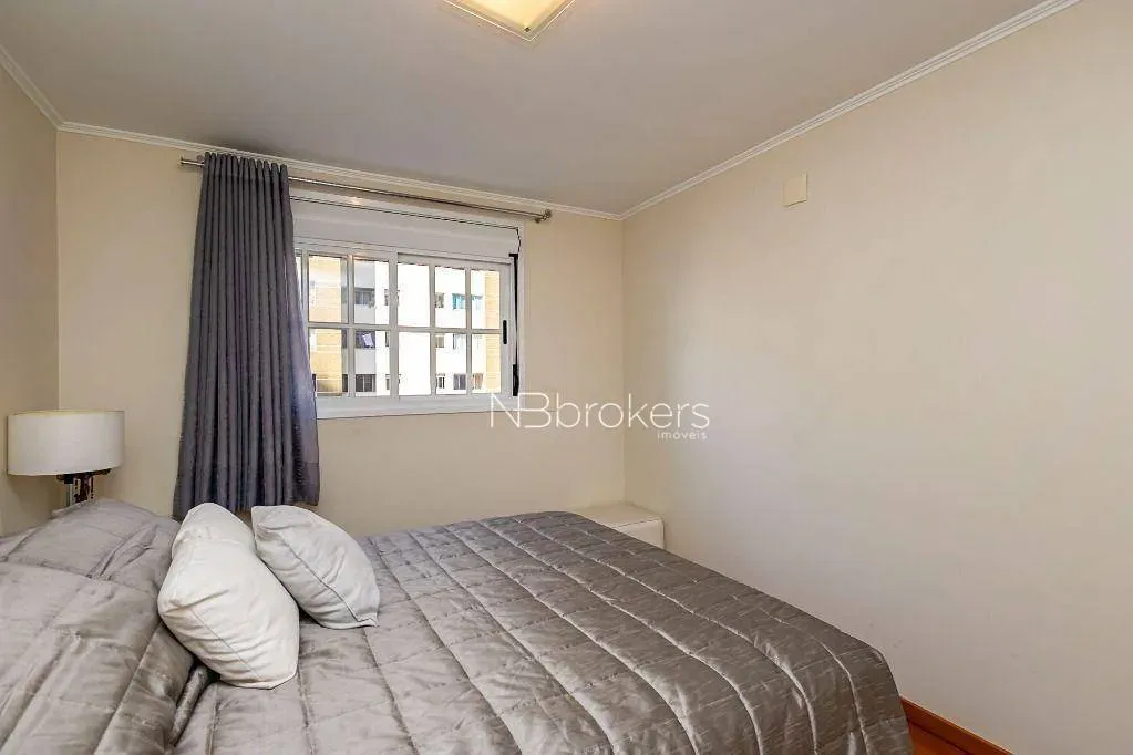 3-bedroom apartment with a walk-in closet — photo 43
