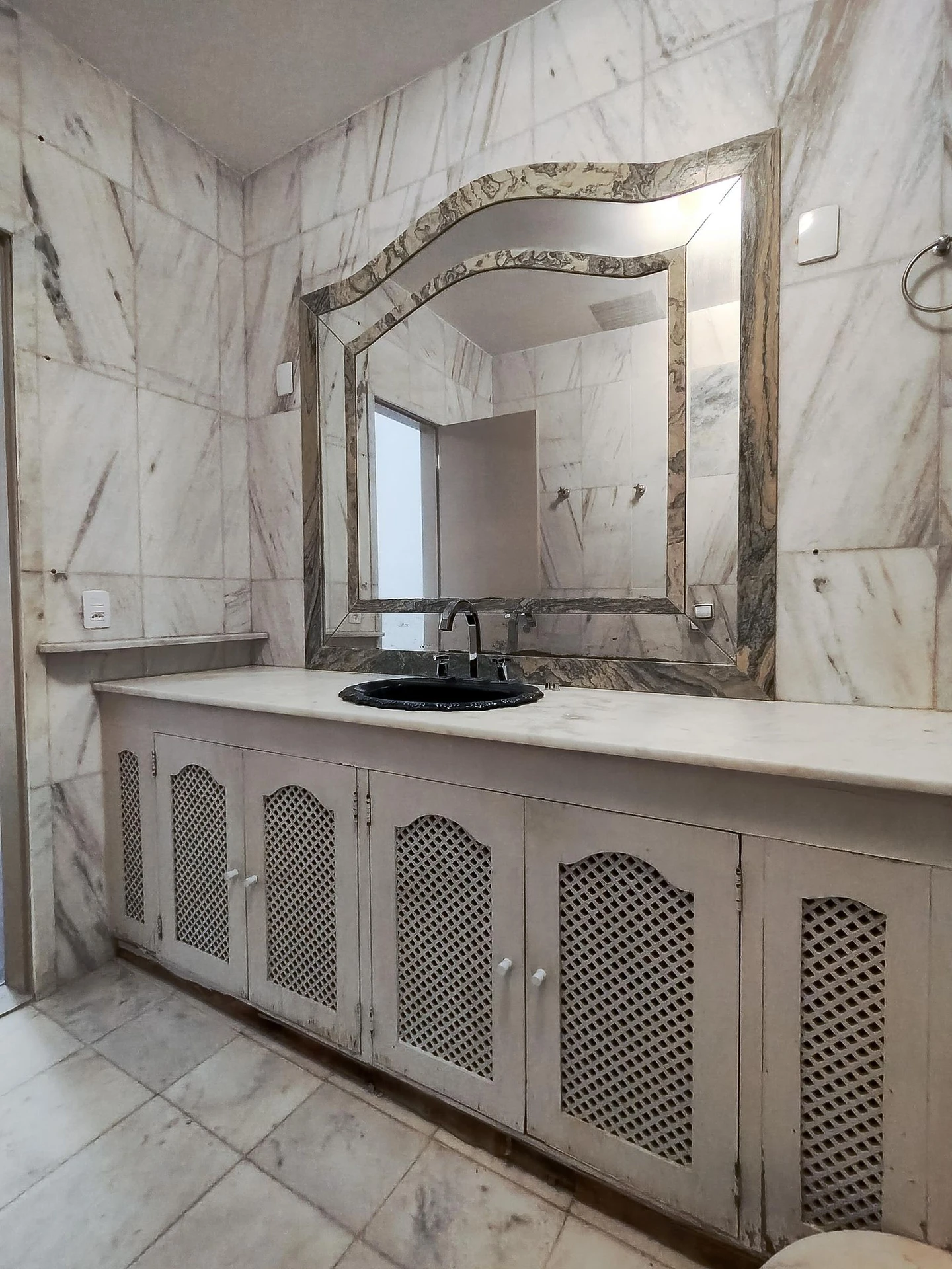 House for rent with 5 bedrooms and 8 bathrooms — photo 33