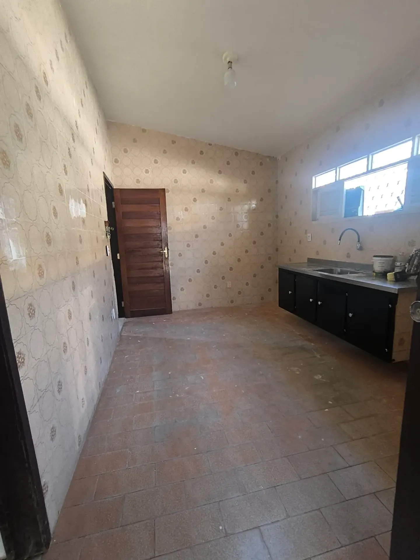 House, 300 m², with a grill on the balcony — photo 19