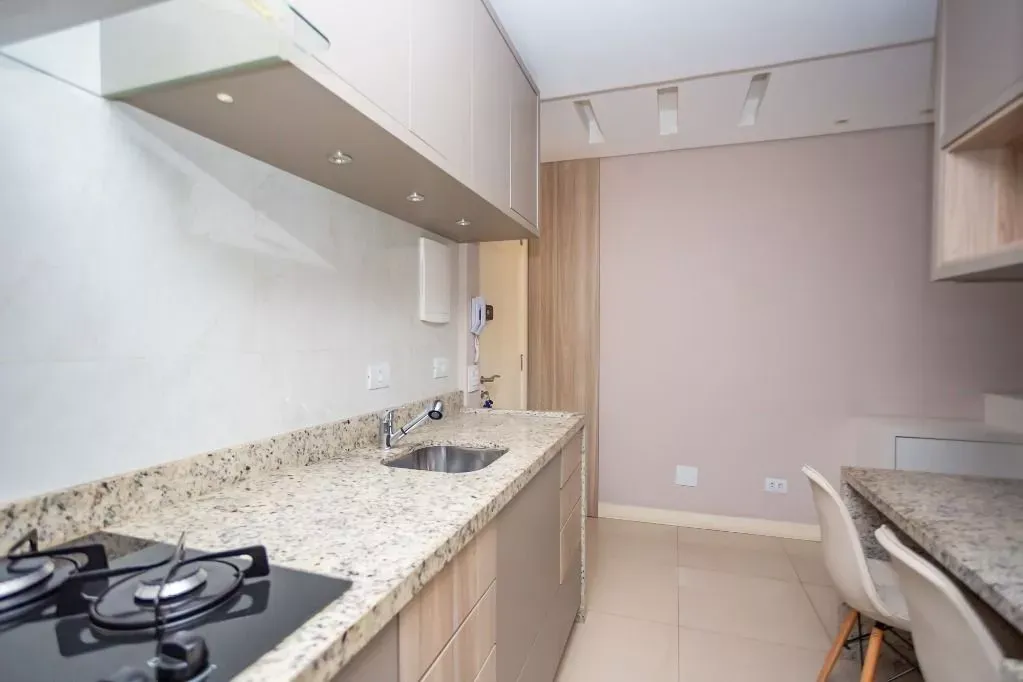 Furnished 1-bedroom apartment with an open kitchen — photo 9