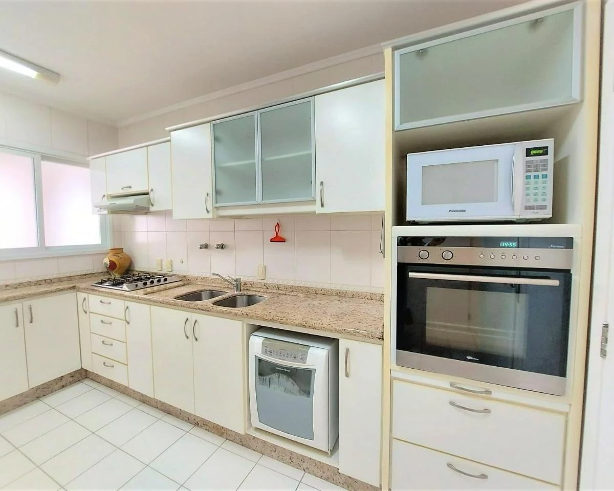 167 m² apartment with a dishwasher and a park view — photo 11