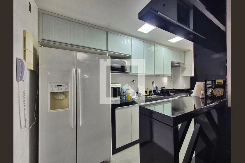 2-bedroom apartment in a building with a gym — photo 10