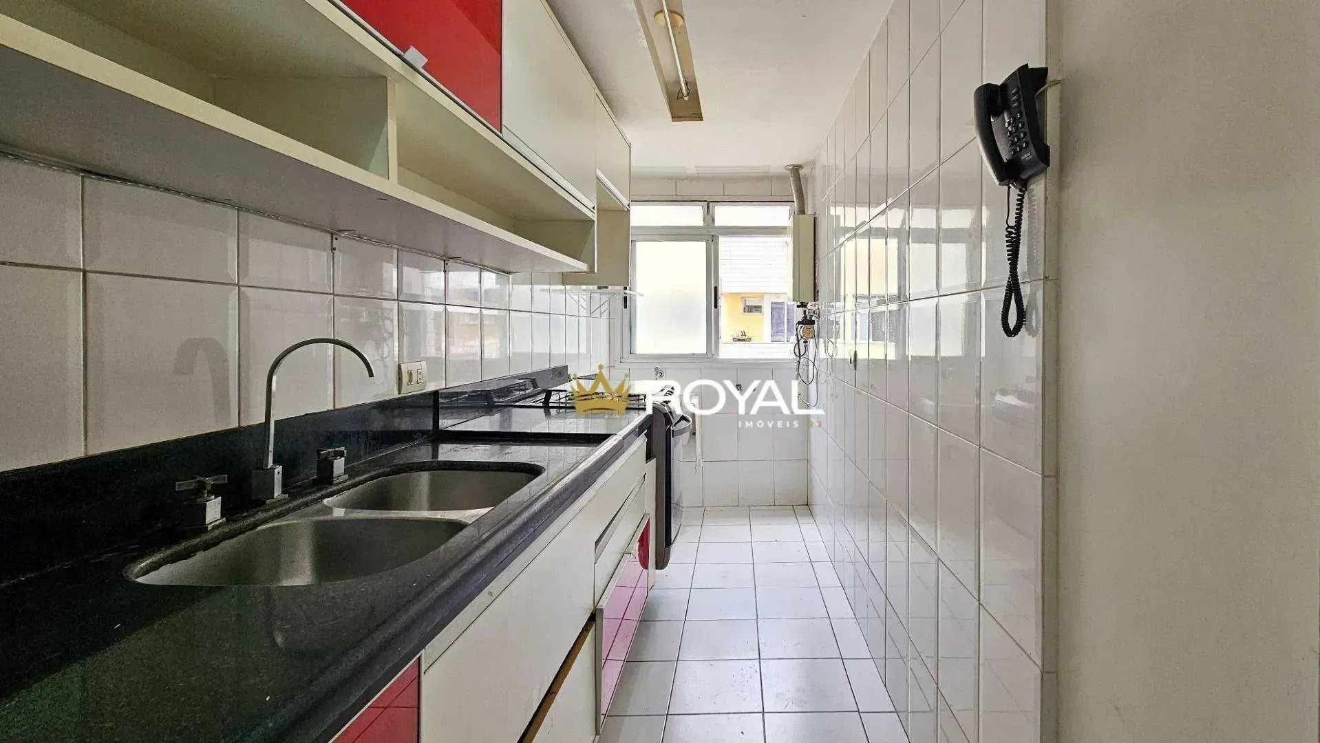 2-bedroom apartment with a glass-enclosed balcony — photo 3