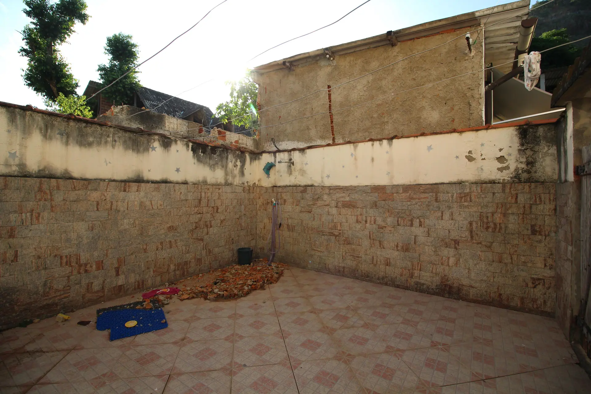Furnished house with 3 bedrooms, private yard and 1 parking spot — photo 36