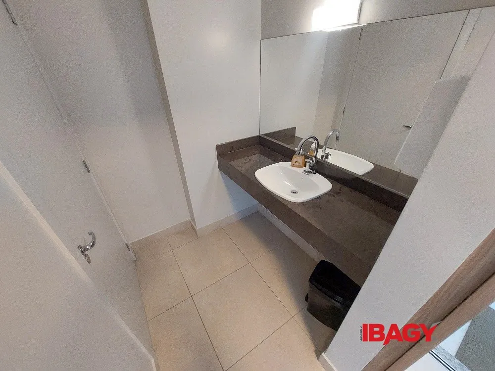 Furnished apartment with 2 bedrooms and 79 m² — photo 30