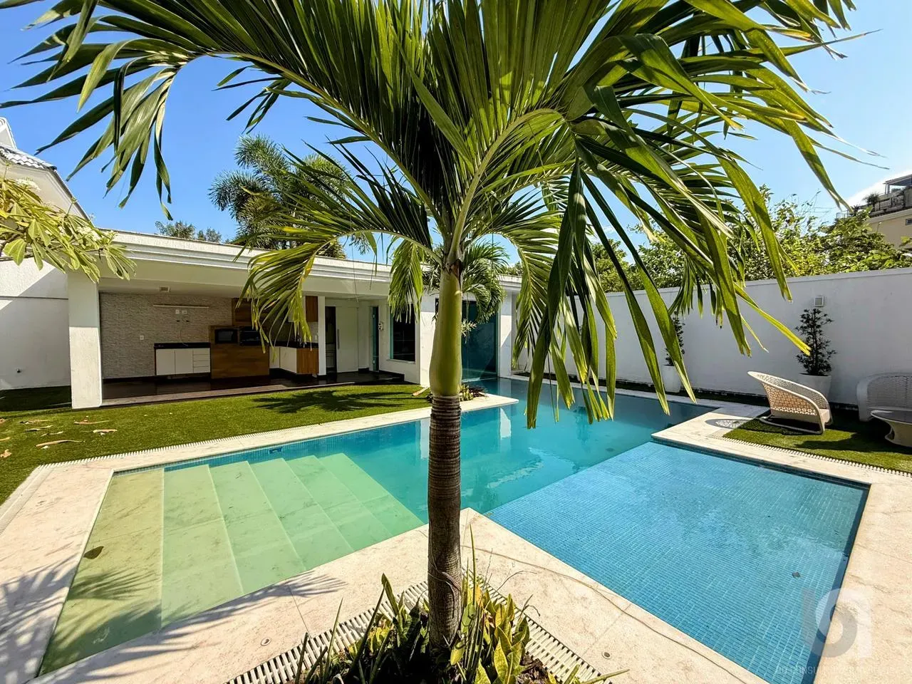 House with 4 bedrooms and 5 baths, 740 m² and 3 parking — photo 28