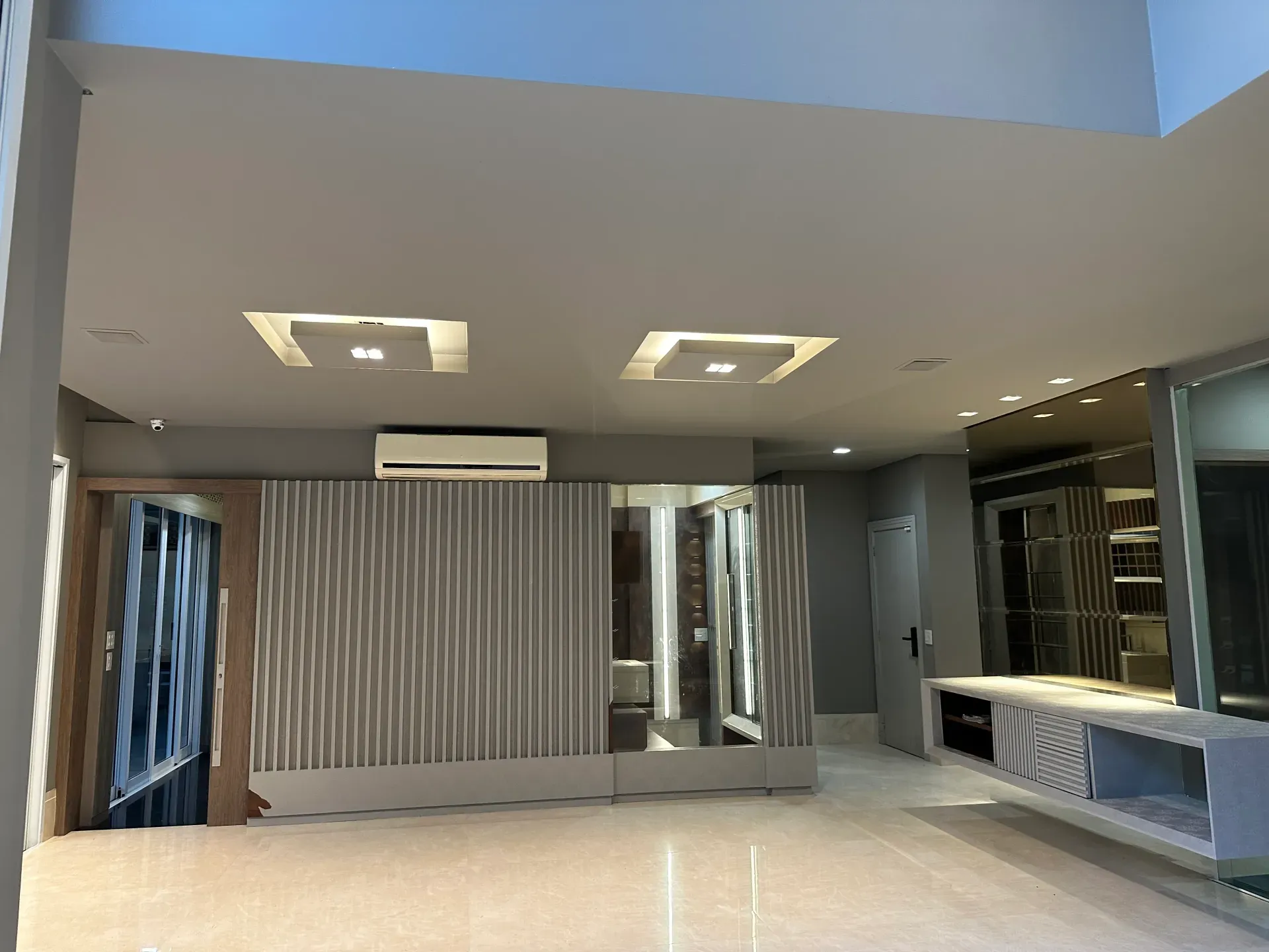 Condominium house with 4 bedrooms and 5 bathrooms — photo 16