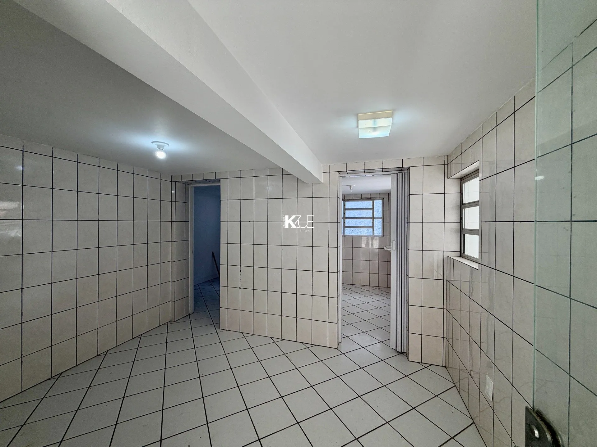 3-bedroom house with a suite, 324 m² total area — photo 29