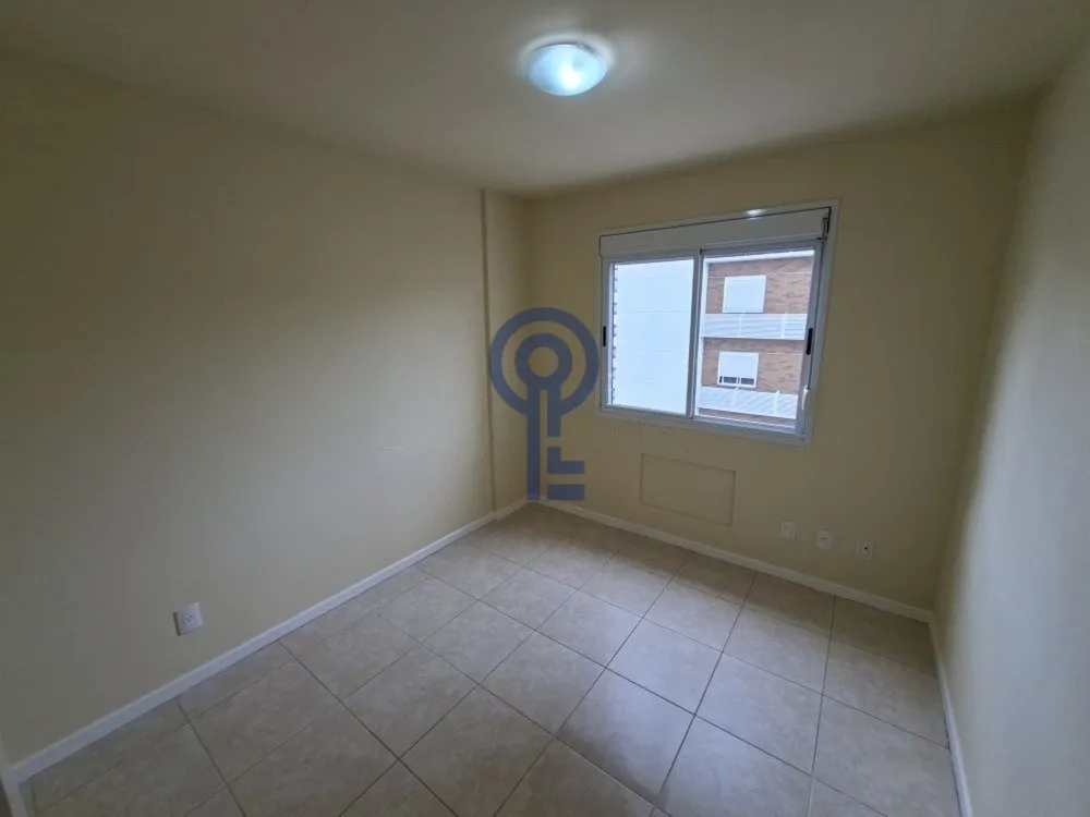 Balcony with a grill in a 2-bedroom apartment, 71 m² — photo 11