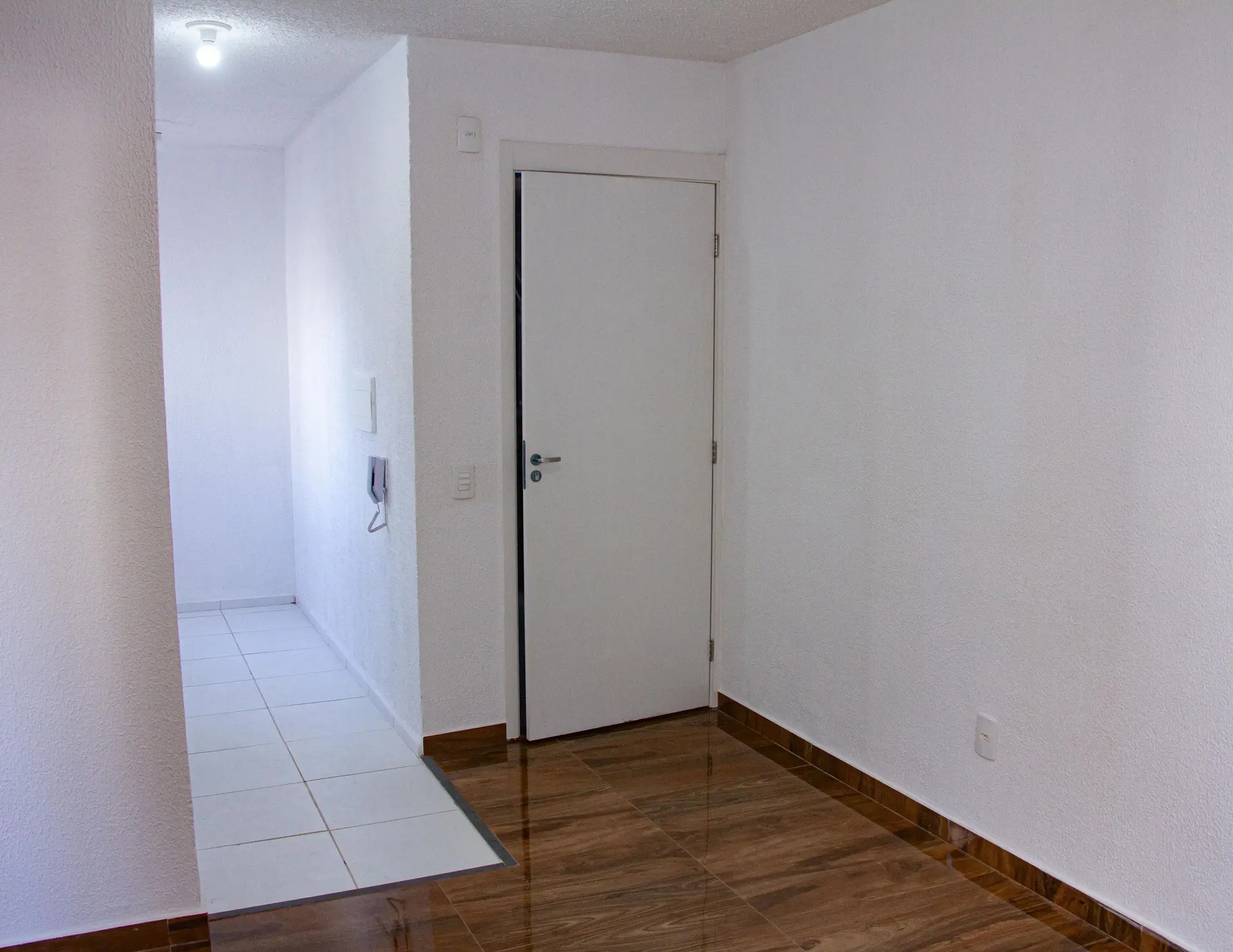 2-bedroom unfurnished apartment with private garden — photo 16