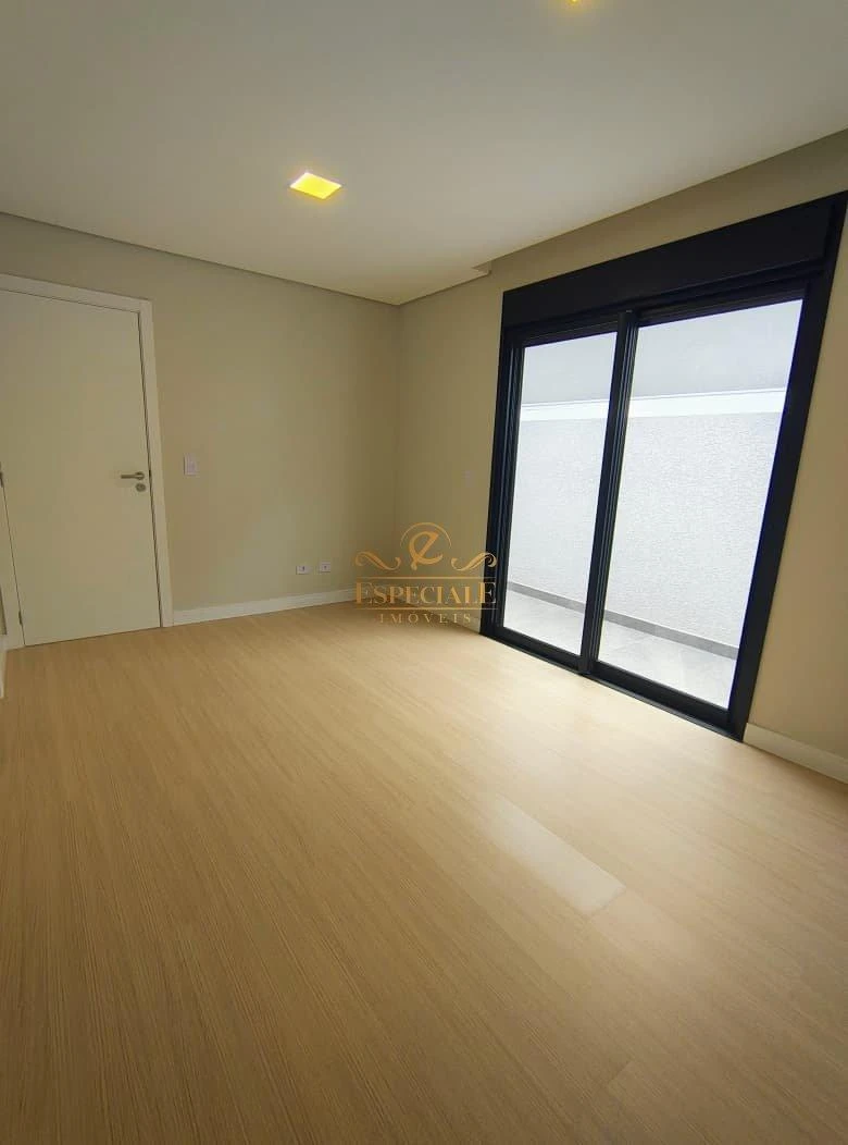 4-bedroom house with floor-to-ceiling windows — photo 13
