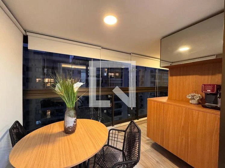 Furnished apartment, 65 m², with a glass-enclosed balcony — photo 33