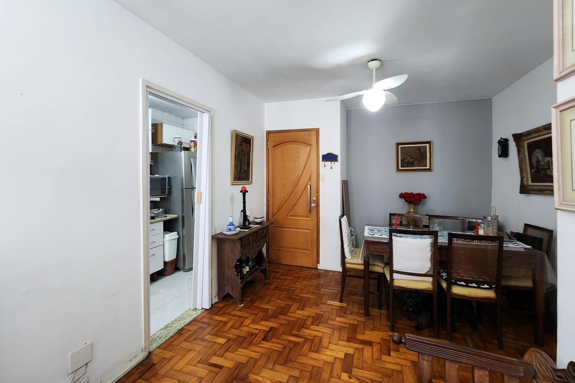 3-bedroom apartment with a home office — photo 2