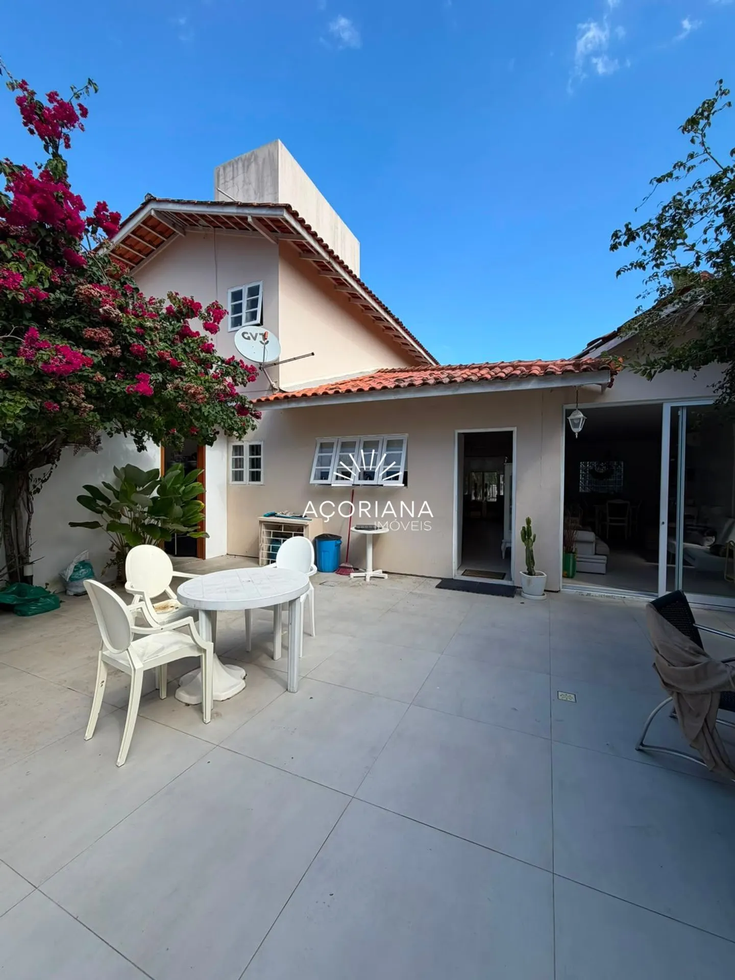Furnished 600 m² house with 5 bedrooms and an integrated kitchen — photo 36