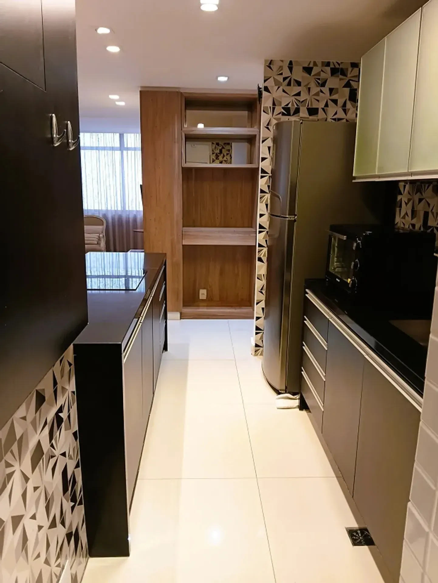 Furnished apartment with open-plan kitchen and 3 bedrooms — photo 18