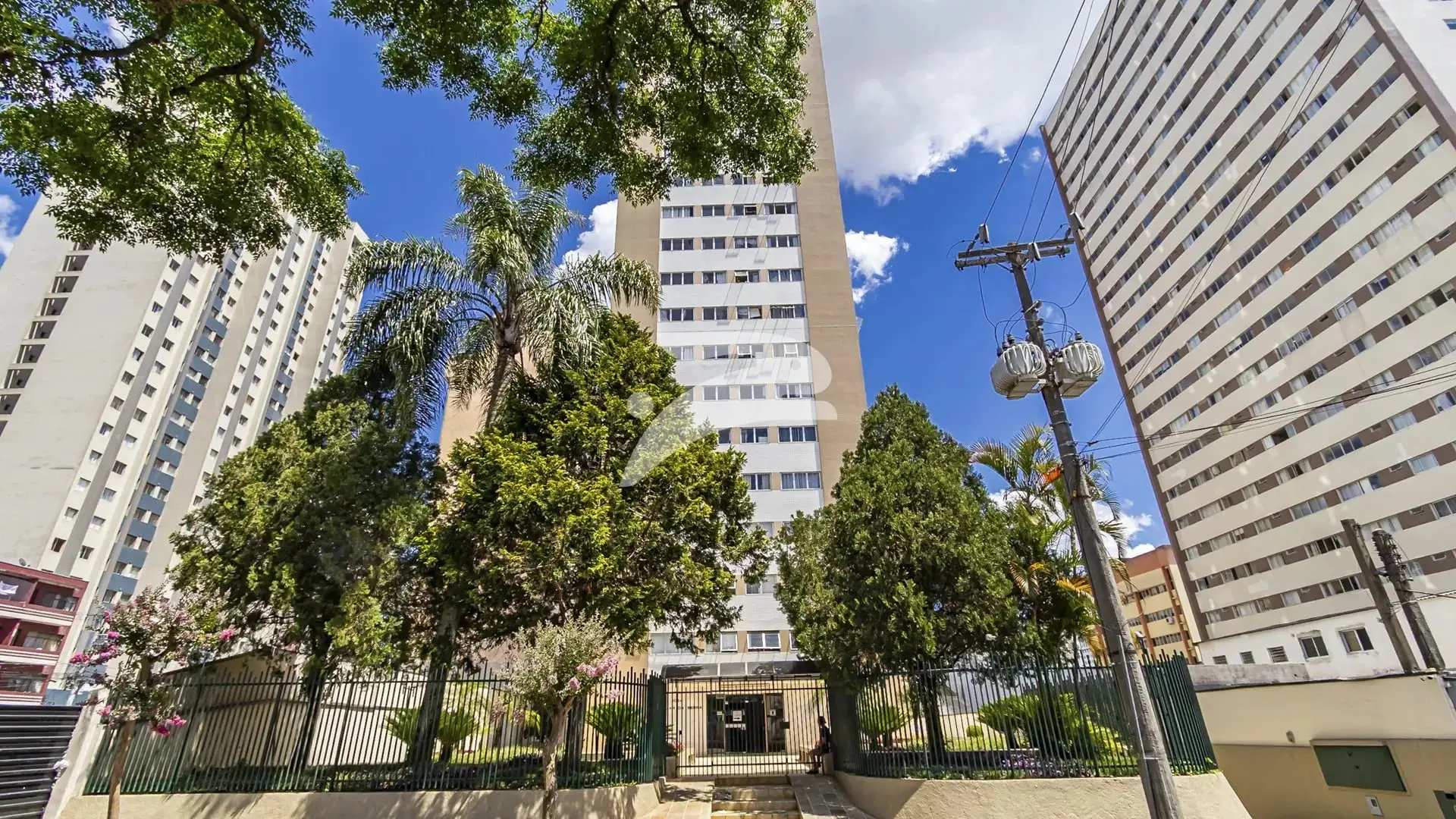Apartamento de 2 quartos com 56 m² e cozinha separada — photo 10