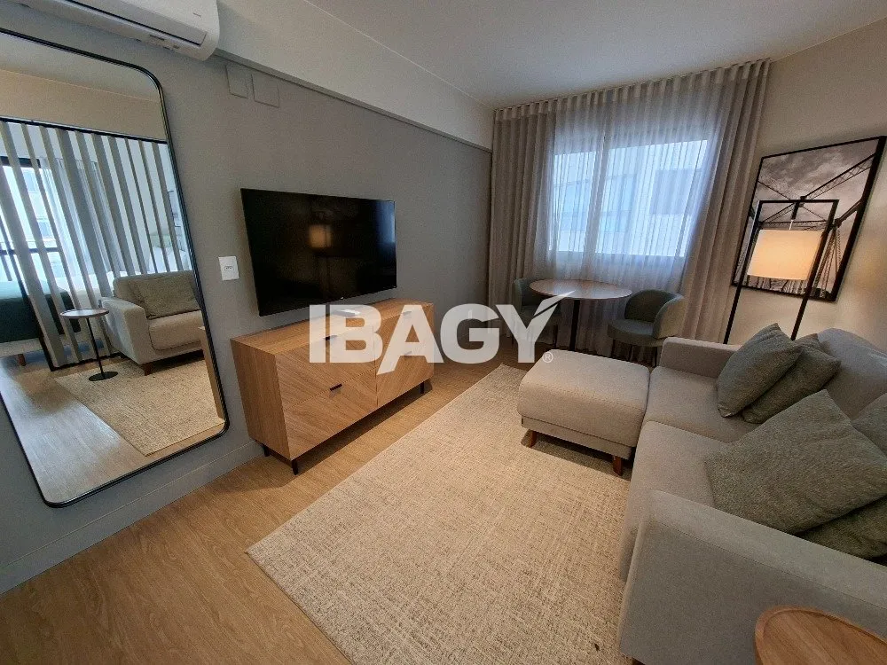 Studio with a glassed-in balcony and open-plan kitchen — photo 44
