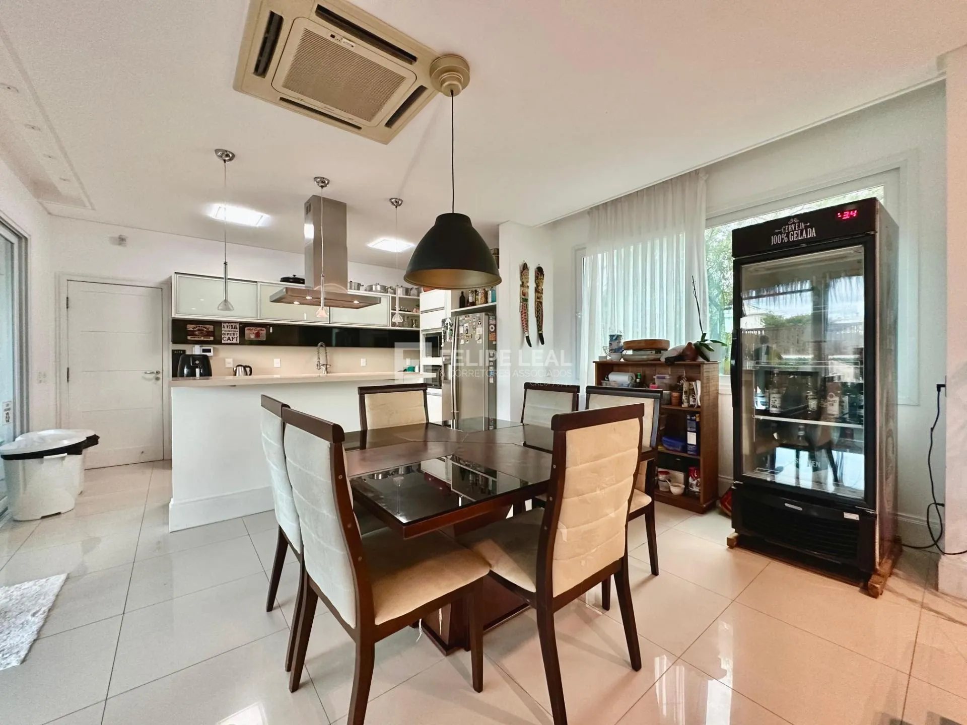 Casa en alquiler con 7 dormitorios y 5 baños, 612 m² — photo 10