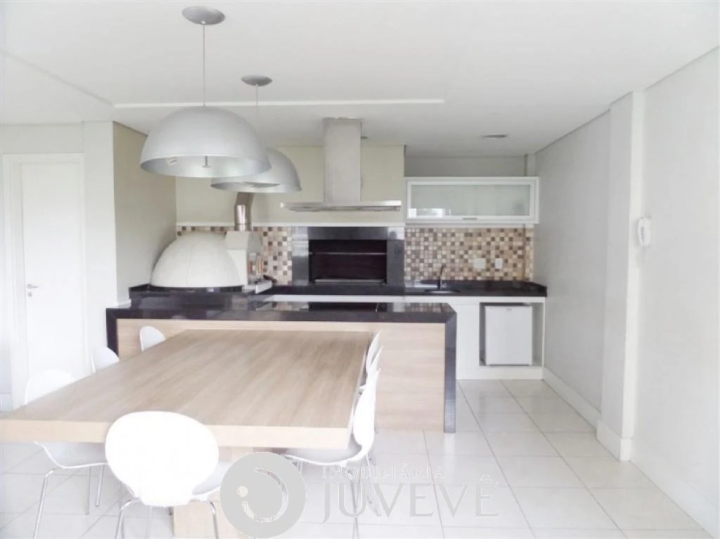 3-bedroom apartment in a building with a pool — photo 24