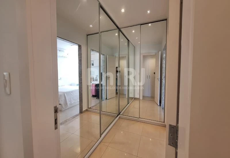 Furnished apartment 267 m² with 3 bedrooms and views — photo 42