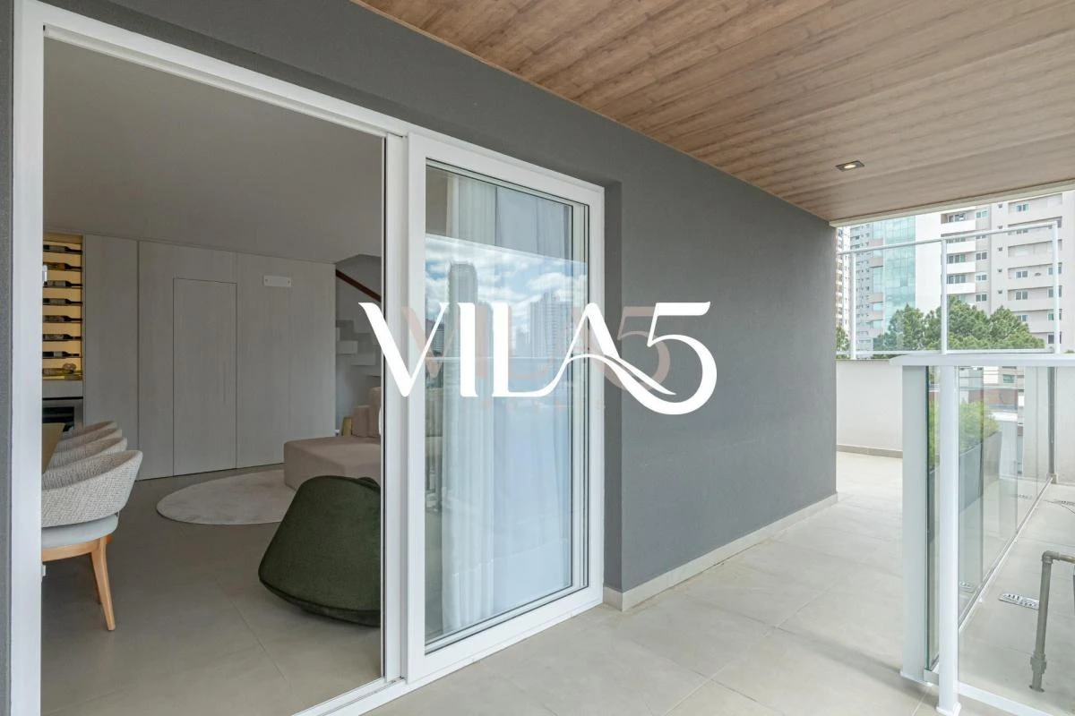 Furnished apartment, 195 m², with a glass-enclosed balcony — photo 20