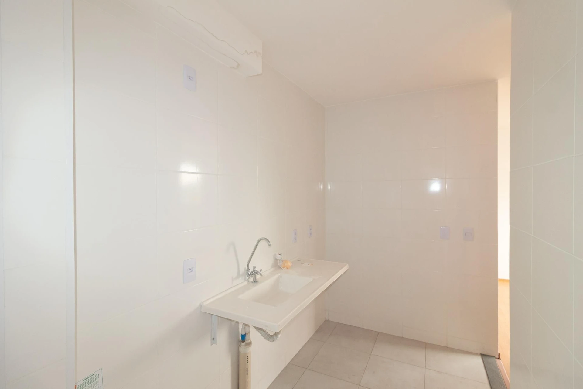 Unfurnished apartment with 2 bedrooms and laundry area — photo 31