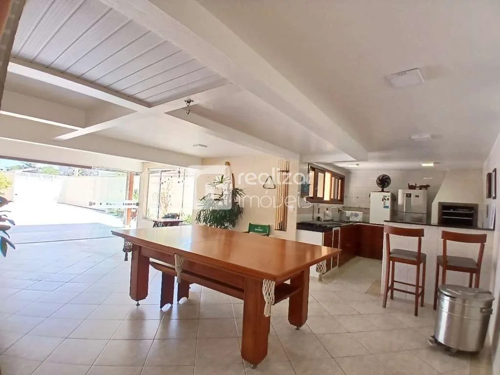 Casa sin amueblar con 3 dormitorios y balcón — photo 19