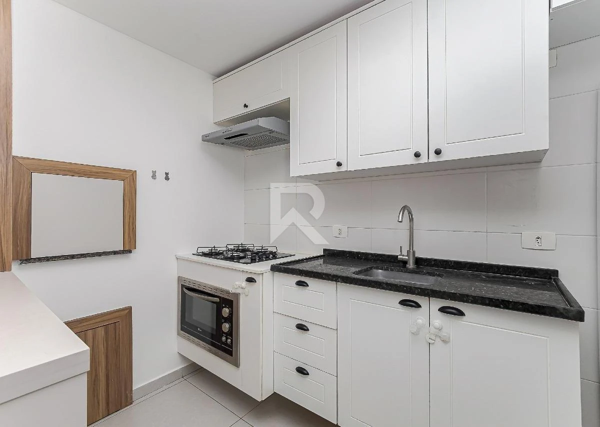 3-bedroom apartment in a building with a coworking space — photo 9