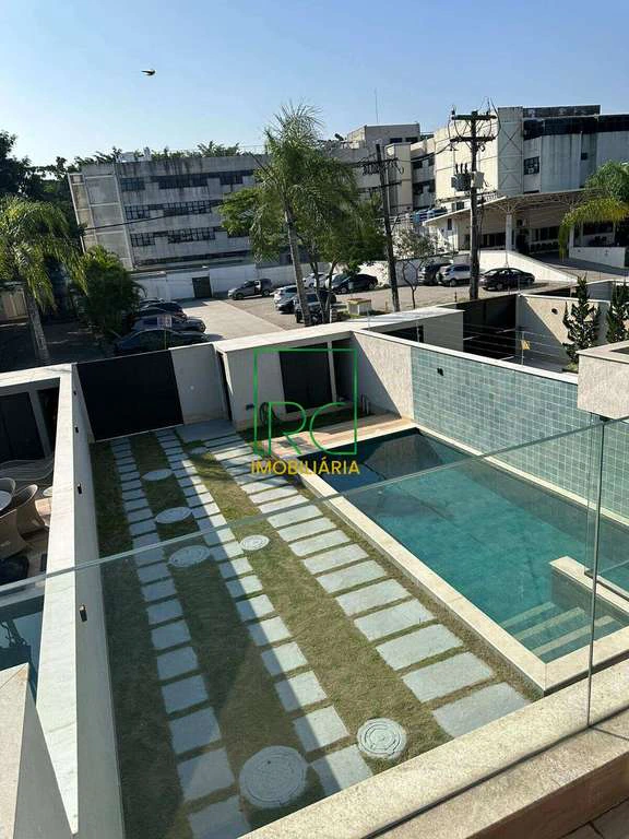 Furnished gated house with 5 en-suite bedrooms and 470 m² — photo 17
