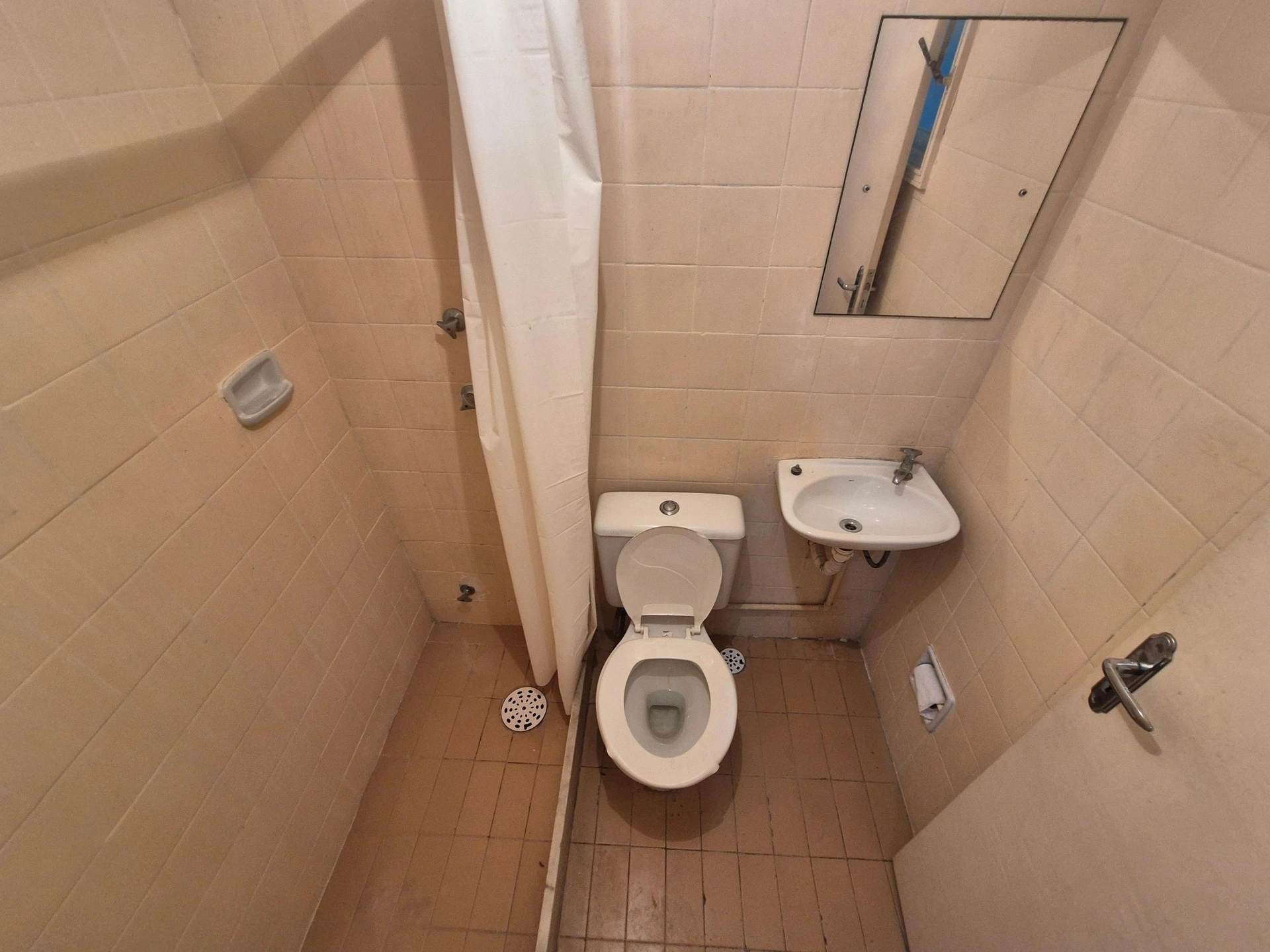 2-bedroom apartment in a building with a sauna — photo 17