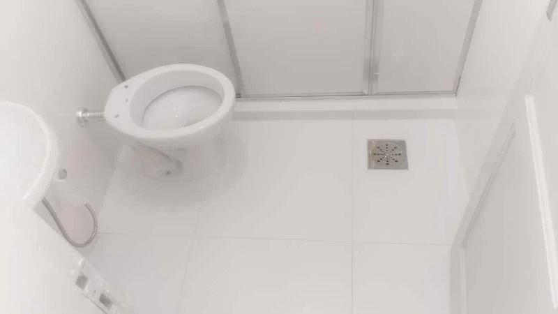 Квартира з 2 спальнями та дерев'яною підлогою або ламінатом — photo 21