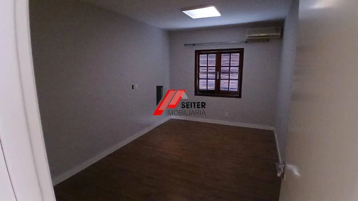 4-bedroom house with a home office in Florianópolis — photo 22