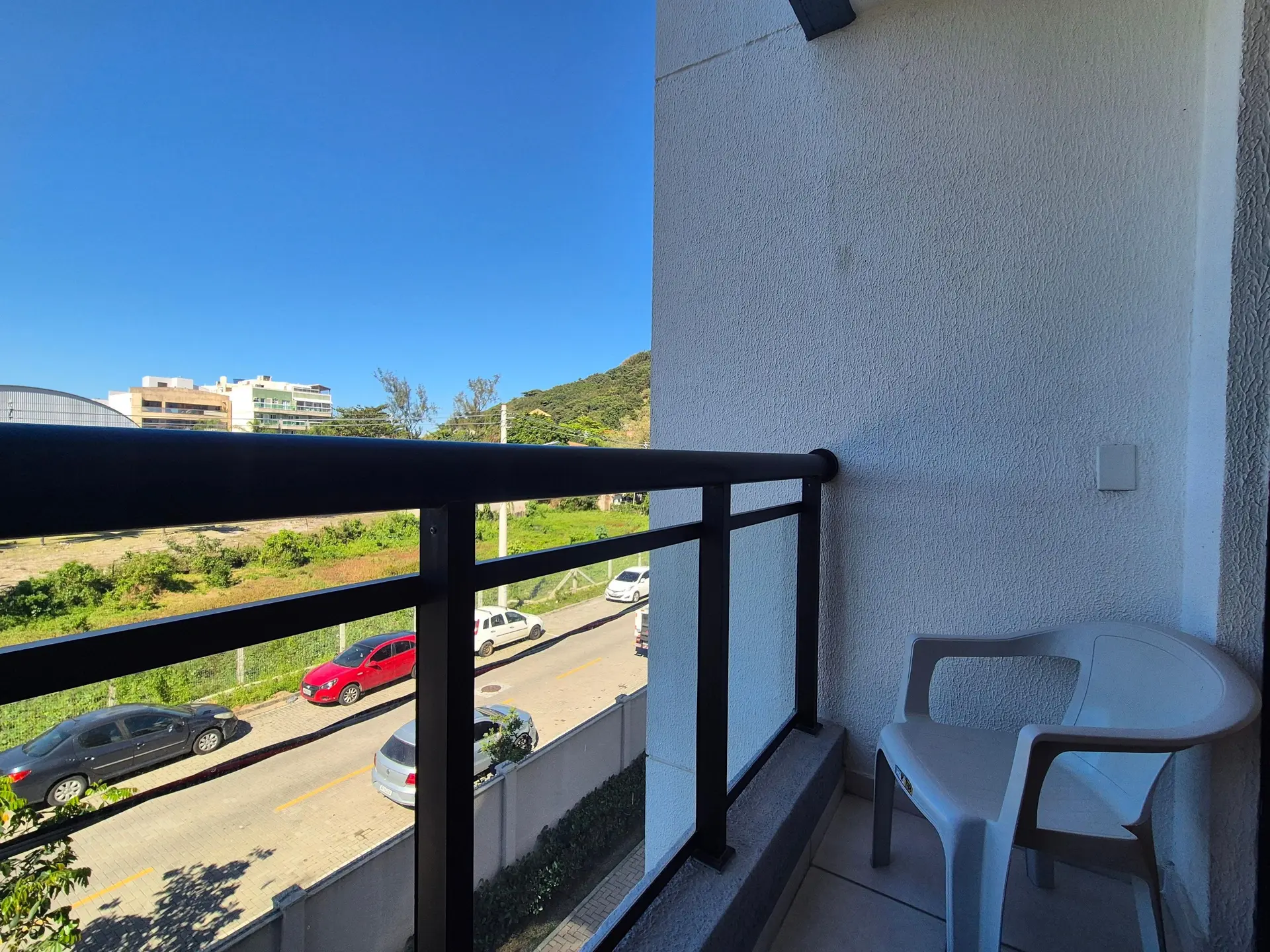 Apartamento com 3 quartos, 2 banheiros e varanda — photo 2
