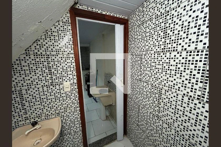 1-bedroom apartment with fitted kitchen and balcony — photo 5