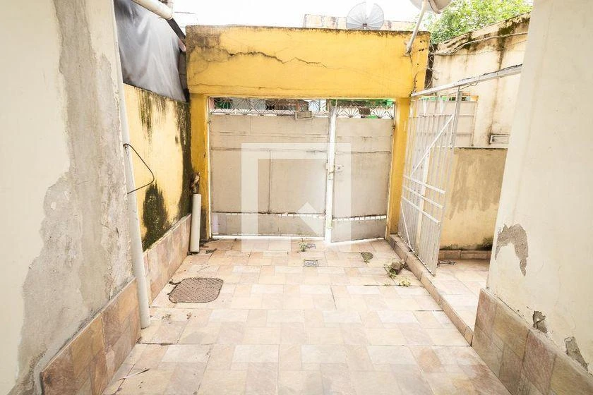 3-bedroom house with private garden and laundry area — photo 31